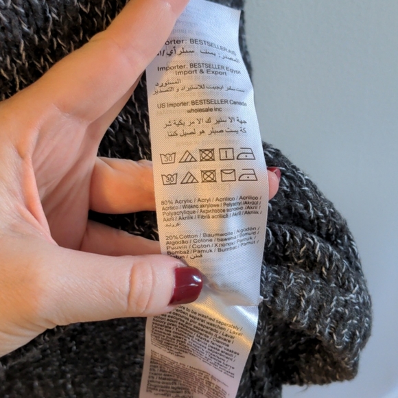 Sweater - Picture 4 of 8